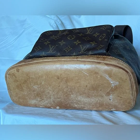 LOUIS VUITTON Monogram Montsouris GM Backpack - Picture 5 of 16